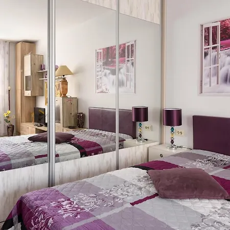 ултра виолет/ultraviolet Apartment Burgas